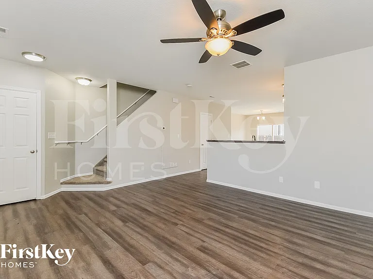 6291 Scottsbluff Dr — Photo 3