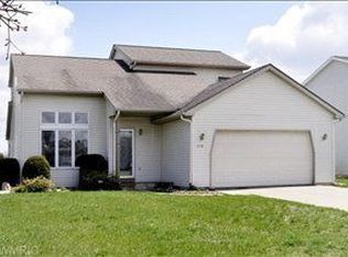 1118 N Peach Ct, Plainwell, MI 49080