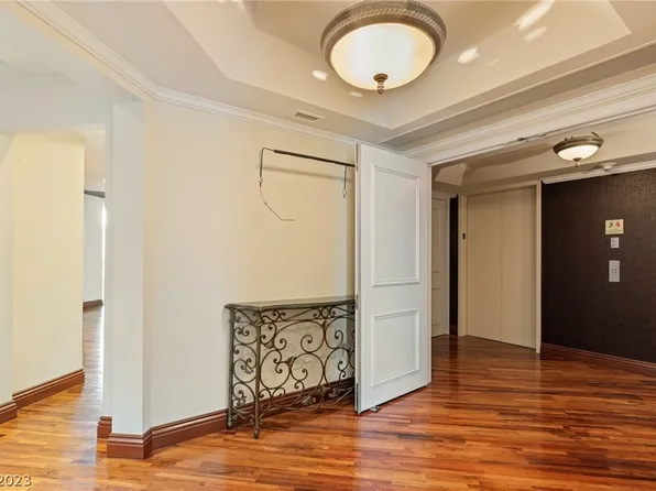 2877 Paradise Rd Unit 302, Las Vegas, NV 89109