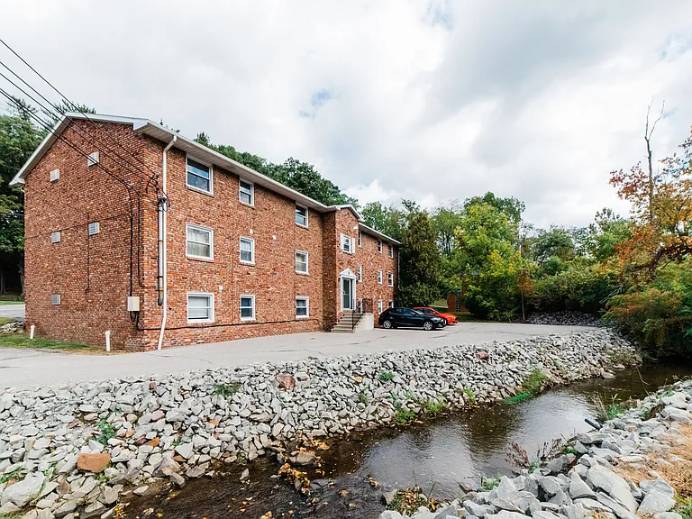 Brookside Apartments — Photo 5