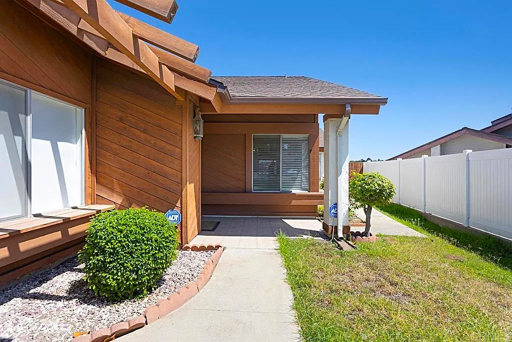3 bed, 1668 sqft, $4,295 — Photo 3
