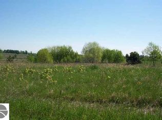 7 Torch Hills Ln, Rapid City, MI 49676