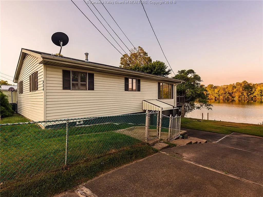 404 Kanawha Ave photo 1