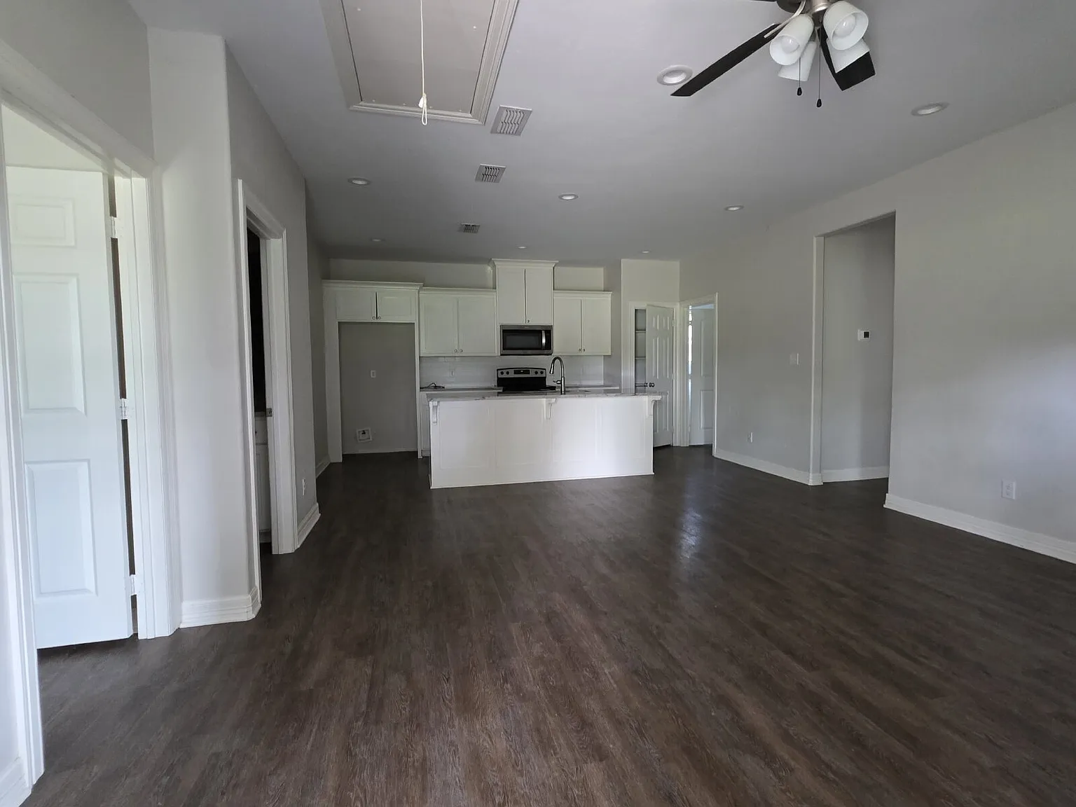 3 bed, 2.0 bath, $1,650 — Photo 3
