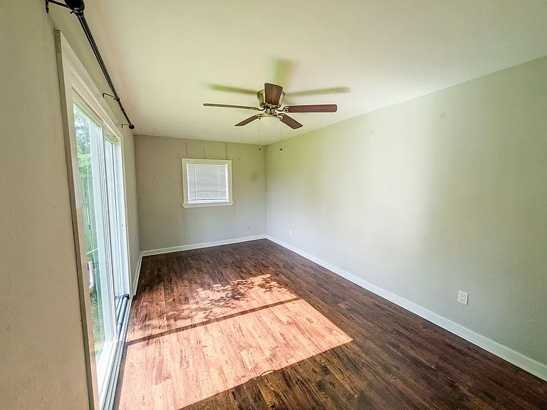 460 Belvedere Dr — Photo 8