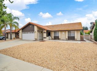 2115 Flame Tree Way, Hemet, CA 92545