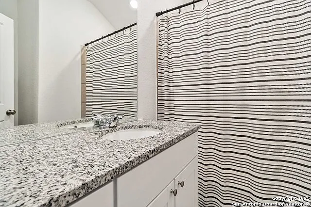 14702 Somerset Ml — Photo 20