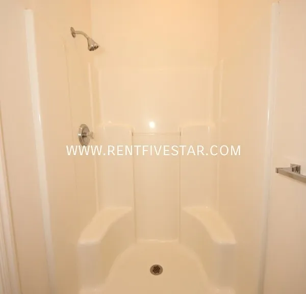 390 Vista Dr — Photo 6