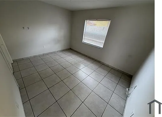 2 bed, 850 sqft, $1,299 — Photo 2