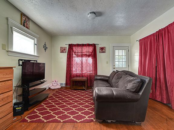 4th image of 3411 W 97th St