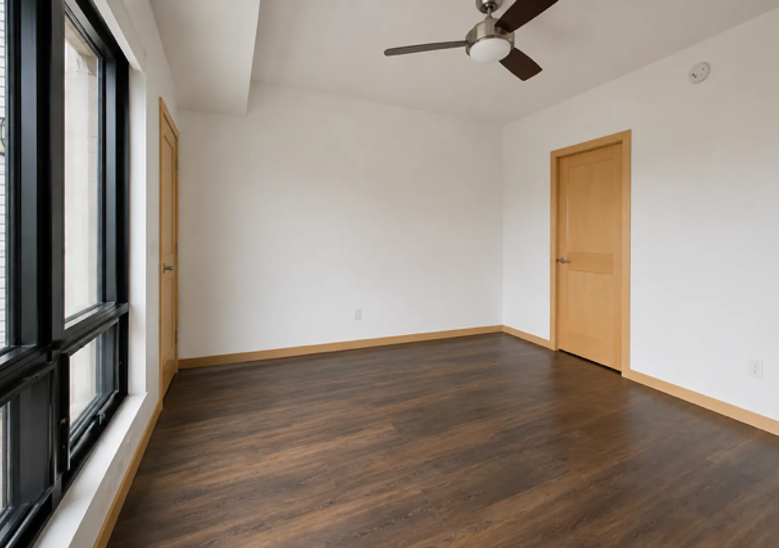 Beautiful 1 BR/1 BA 3rd Floor Condo in Riverfront Lofts in St. Paul! — Photo 3