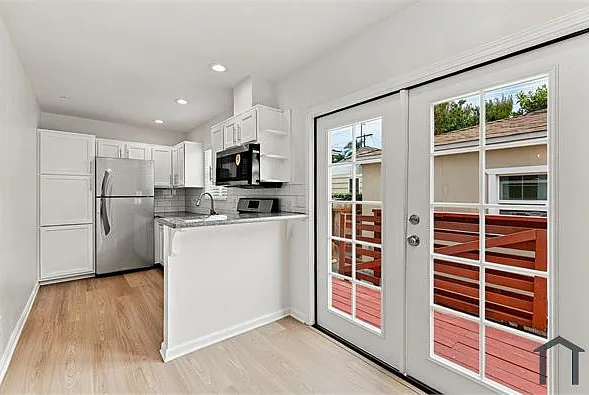 2 bed, 770 sqft, $2,900 — Photo 3