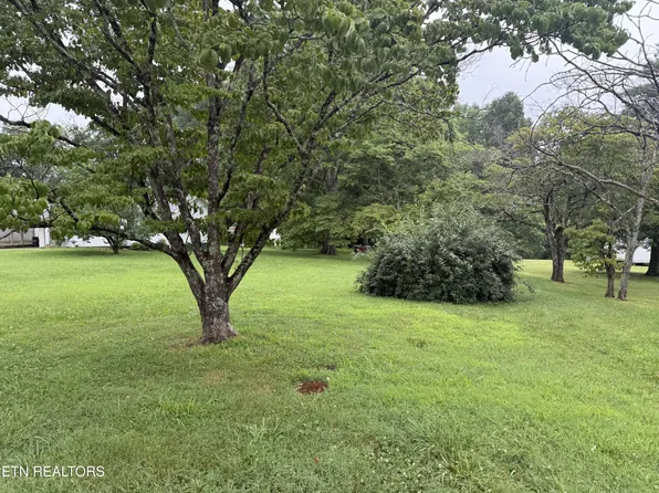 122 Hill Dr, Harriman, TN 37748