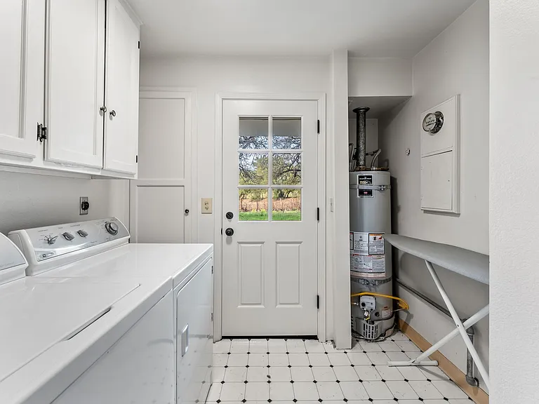2850 Silverado Trl — Photo 96