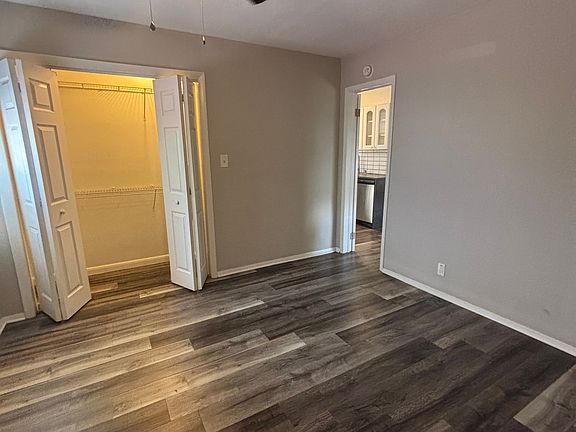 3rd image of 918 24th Ave N Unit 12