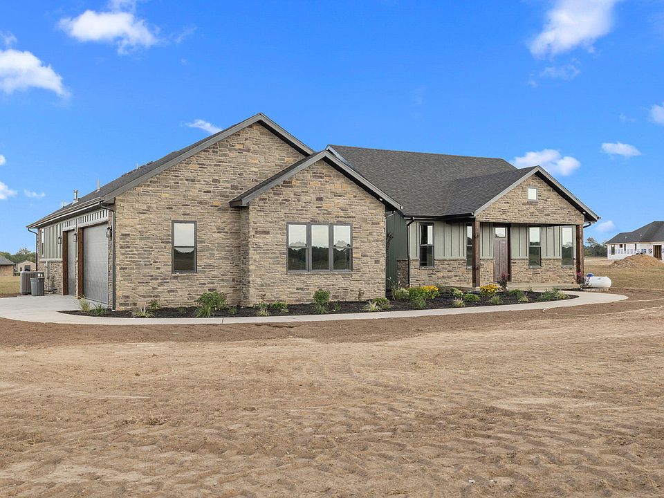 1st image of 118 Country Corner Drive Street