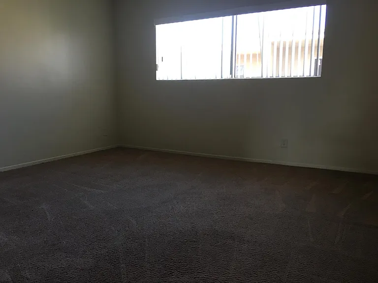 119 W Live Oak St #G — Photo 13