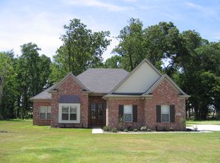 612 E Crawford Dr, Marion, AR 72364