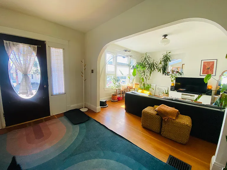 2739 NE Halsey St — Photo 6