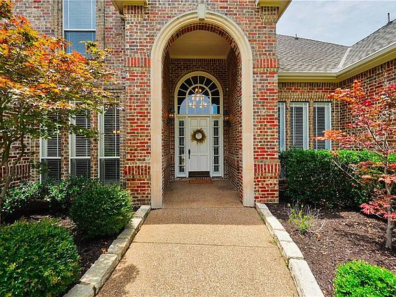 5th image of 1202 Lansdowne Ct