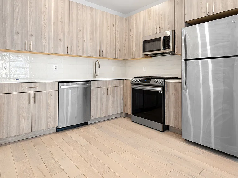 44-46 Purves St #8B — Photo 4