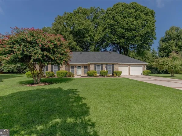 308 Autumn Woods Dr, Warner Robins, GA 31088