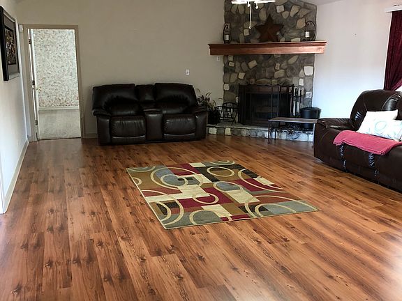 Vaulted Ceiling in Living