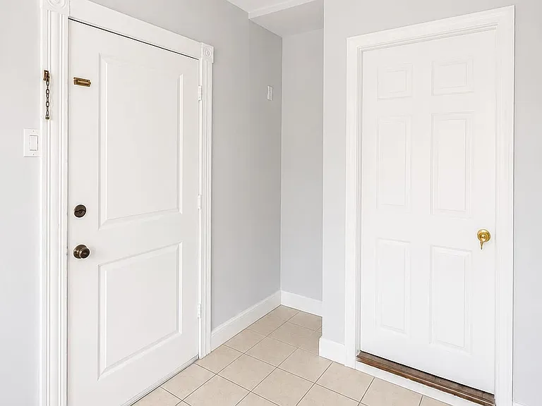 6806 Broadway #1 — Photo 3
