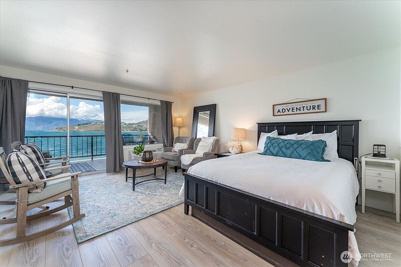 4th image of 322 W Woodin 301 & 301A Avenue
