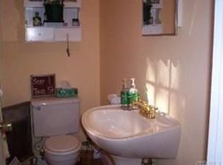 1152 Saint Johnland Rd, Kings Park, NY 11754