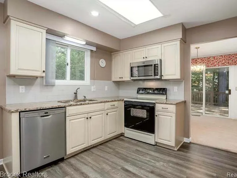 6257 Gatewood — Photo 34