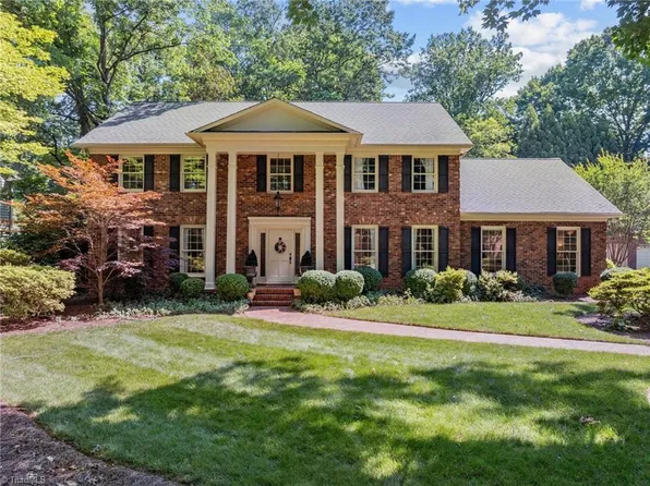 3028 Lake Forest Dr, Greensboro, NC 27408