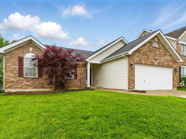 614 Sunny Pass Dr, Wentzville, MO 63385