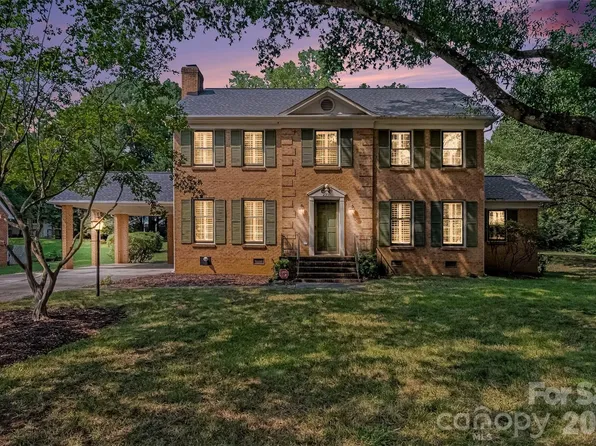 4221 Bridgewood Ln, Charlotte, NC 28226