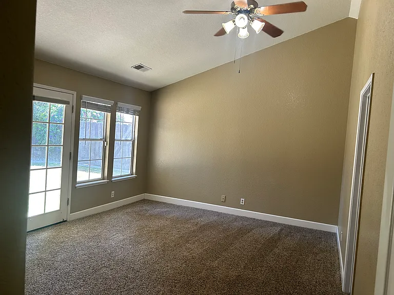 2813 Nora Ln — Photo 11