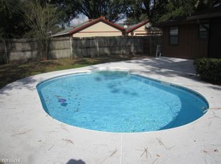 8432 Rampart Rd, Jacksonville, FL 32244