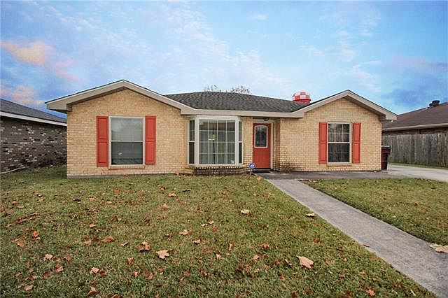 1st image of 124 Stephen Dr