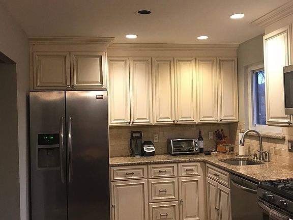 5th image of 17 Hickory Ct