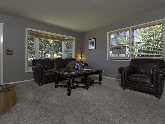 3rd image of 431 Highland Dr