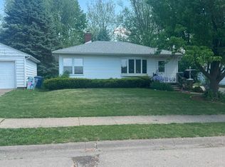 514 15th Ave N, Clinton, IA 52732