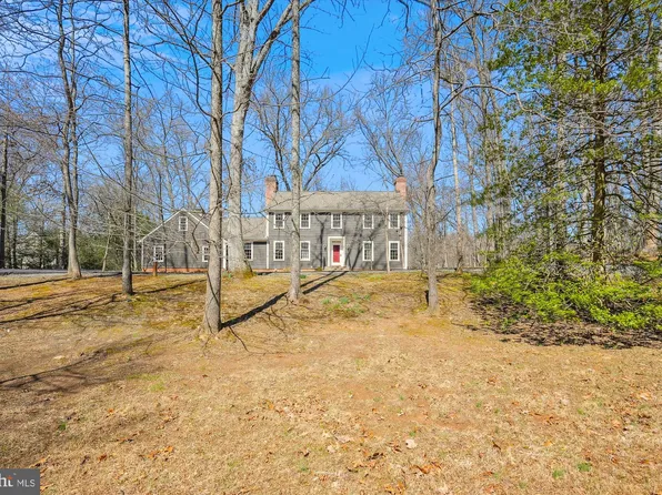 8205 Bondage Dr, Gaithersburg, MD 20882