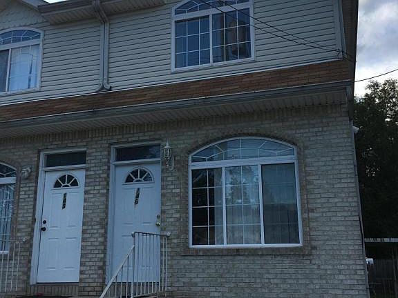 2nd image of 146 Holland Ave