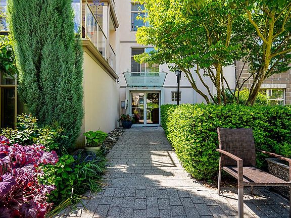 5th image of 15340 19a Ave #409