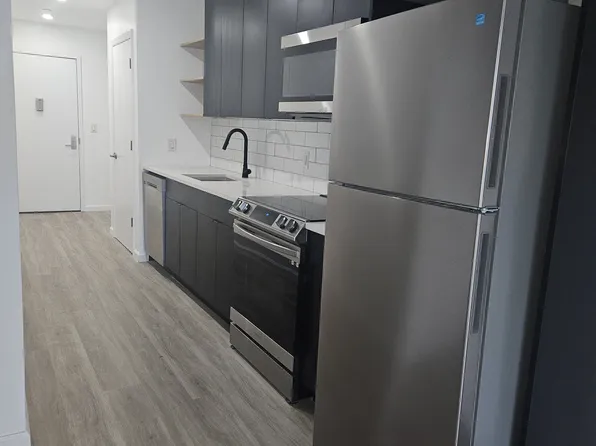 556A Market St #3, Newark, NJ 07105