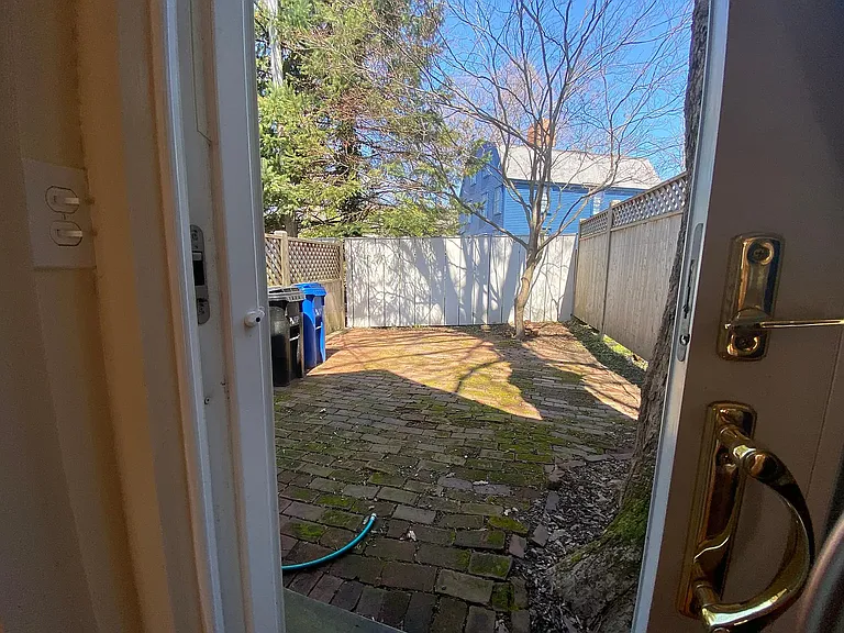 5 Poplar St — Photo 11