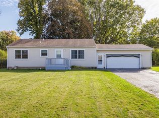 173 Hollybrook Rd, Rochester, NY 14623