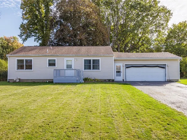 173 Hollybrook Rd, Rochester, NY 14623