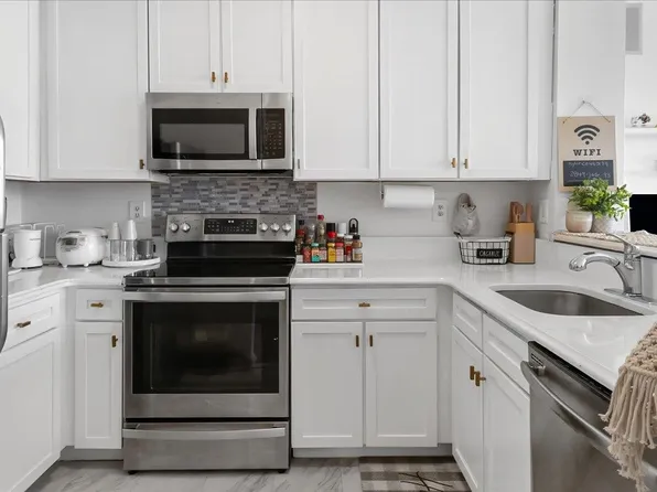 24 Avenue At Port Imperial APT 237, West New York, NJ 07093