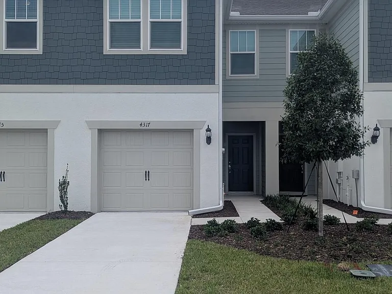 4317 Jetty Ln NE — Photo 1