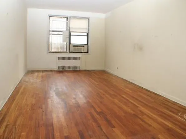 3025 Ocean Avenue image 1 of 10